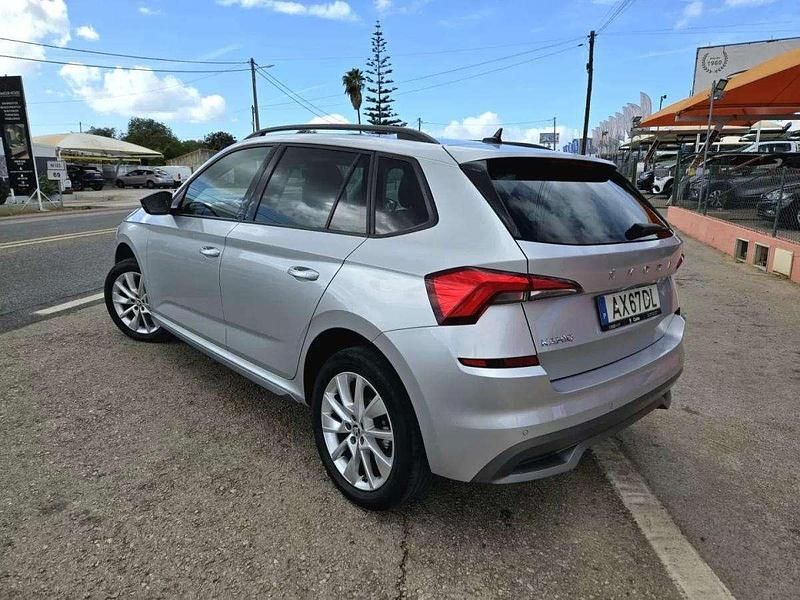 Usado Skoda Kamiq Style 110 HP (80 kW) 2022 Preto SUV