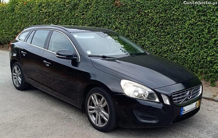 Preto Usado 2012 Volvo V60 Momentum Carrinha | € 10.950 (Preço justo) - Imagem 1/1