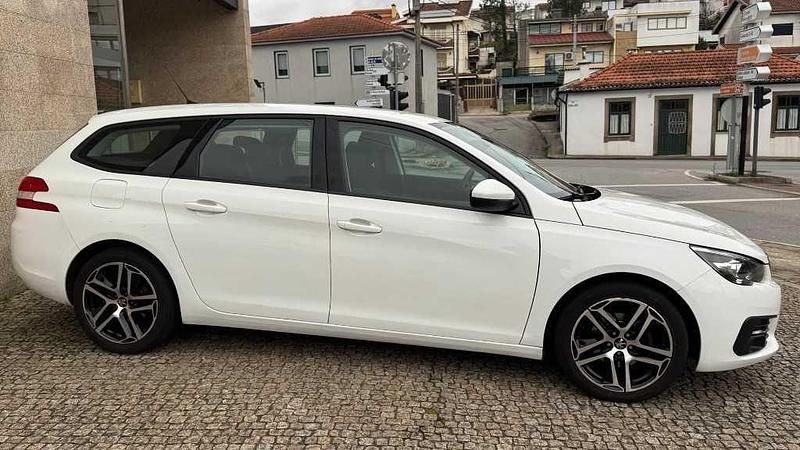 Usado Peugeot 308 Allure 130 HP (95 kW) 2018 Branco Carrinha