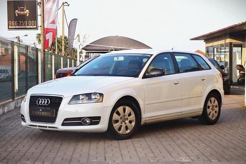 Branco Usado 2012 Audi A3 Attraction Citadino | € 8.990 (Super Preço) - Imagem 1/4