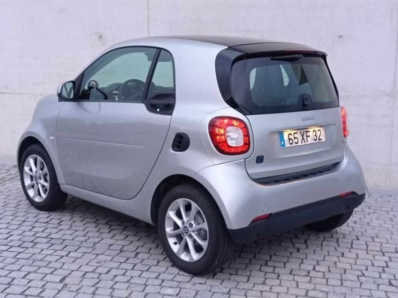 Cinza prata Usado 2019 Smart ForTwo Electric Drive Prime Citadino | € 11.990 (Bom preço) - Imagem 1/4