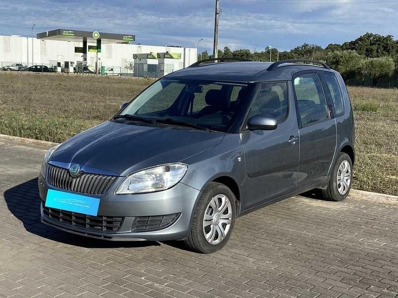 Usado Skoda Roomster 105 HP (77 kW) 2012 Cinza Monovolume