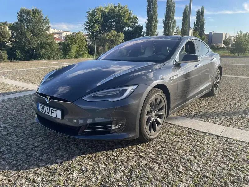 Cinza Usado 2018 Tesla Model S Sedan | € 37.900 - Imagem 1/4