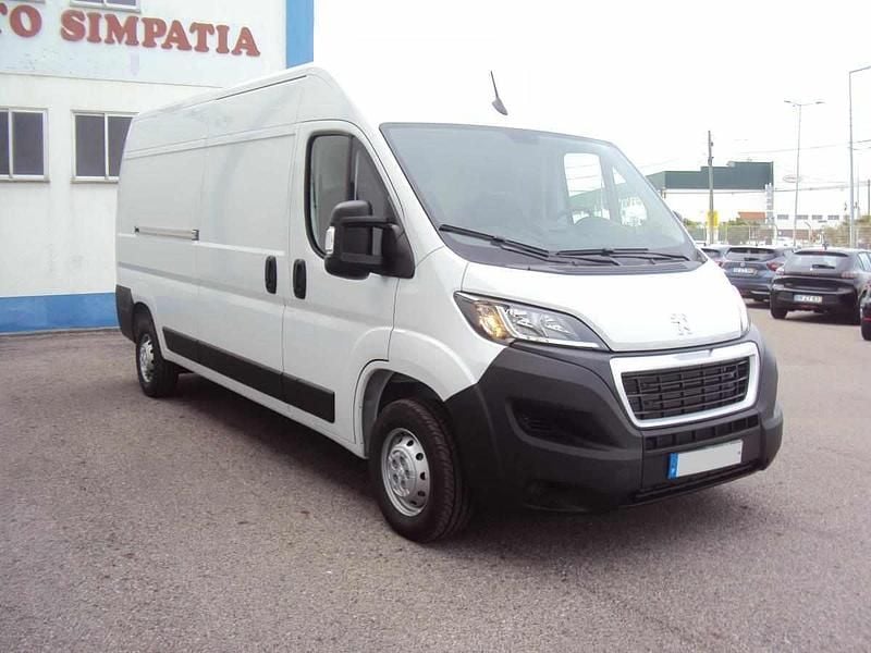 Usado Peugeot Boxer 140 HP (102 kW) 2023 Branco Van
