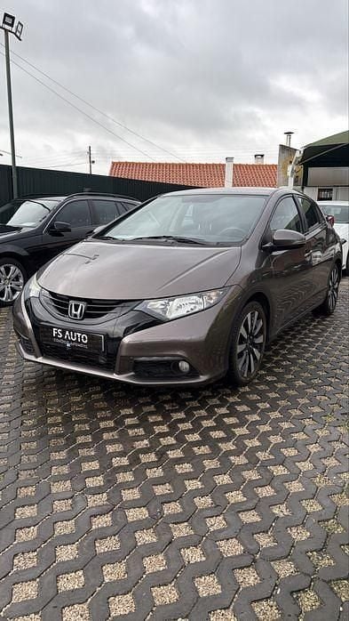 Usado Honda Civic Executive 120 HP (88 kW) 2014 Sedan