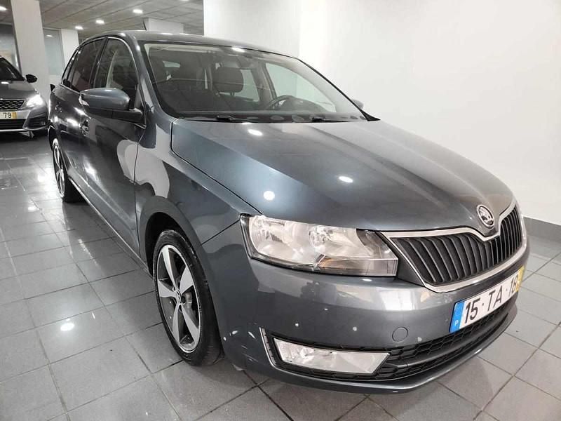 Usado Skoda Rapid 90 HP (66 kW) 2017 Cinzento Carrinha