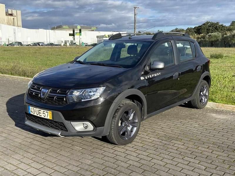Usado Dacia Sandero Stepway 90 HP (66 kW) 2018 Preto