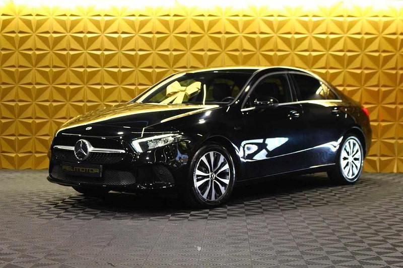 Preto Usado 2021 Mercedes A250 Citadino | € 24.790 (Bom preço) - Imagem 1/4