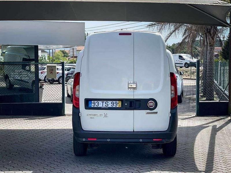 Usado Fiat Doblò 119 HP (87 kW) 2017 Branco Monovolume