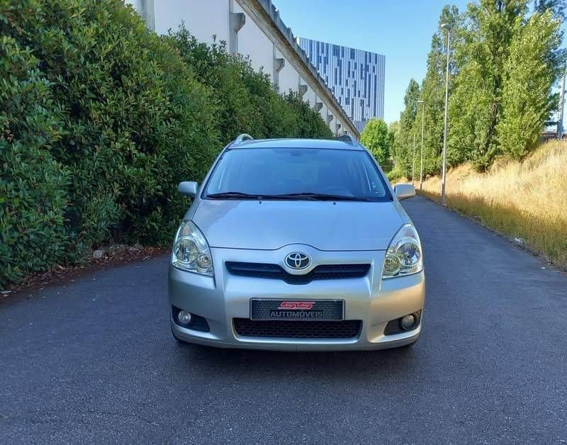 Usado Toyota Corolla Sol 136 HP (100 kW) 2008 Cinzento Monovolume