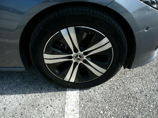 Cinzento selenite Usado 2022 Mercedes C220 | € 55.900 - Imagem 1/4