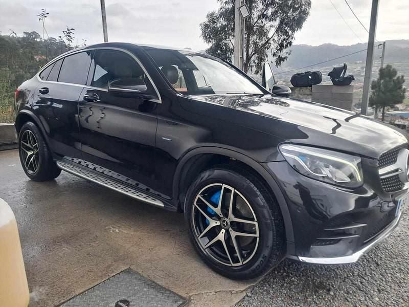 Usado Mercedes GLC350 326 HP (239 kW) 2017 Preto Citadino