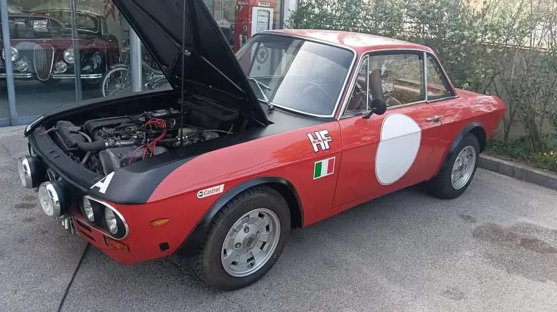 Usado Lancia Fulvia 90 HP (66 kW) 1972 Vermelho Coupé