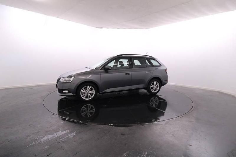 Usado Skoda Fabia Ambition 95 HP (69 kW) 2022 Cinza Citadino