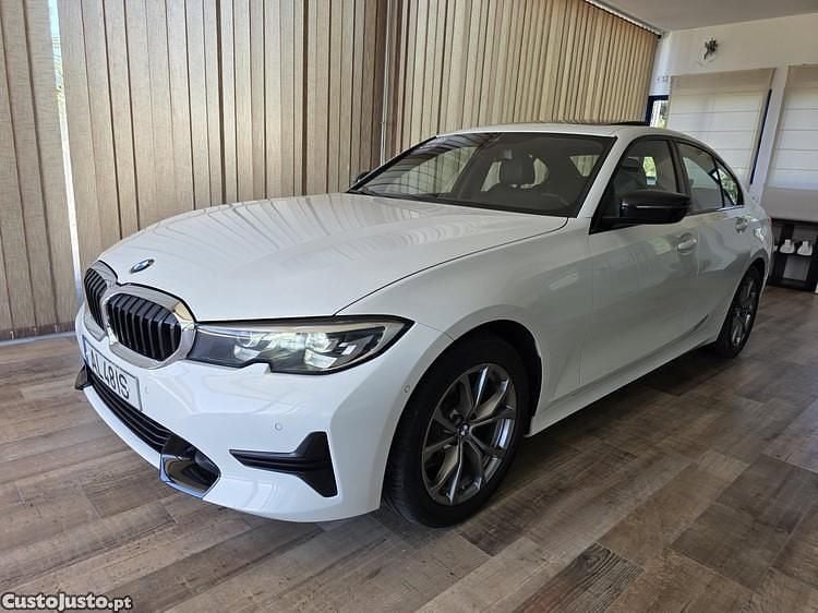 Branco Usado 2021 BMW 318 Comfort Edition Sedan | € 25.980 (Preço elevado) - Imagem 1/1