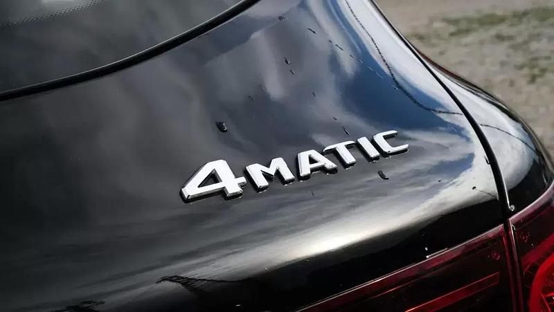 Usado Mercedes GLC300e 320 HP (235 kW) 2021 Preto SUV