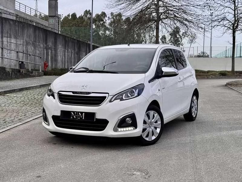 Branco Usado 2021 Peugeot 108 Style Citadino | € 9.990 (Bom preço) - Imagem 1/4