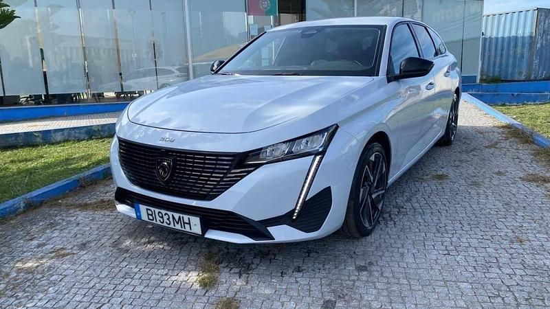 Usado Peugeot 308 SW 130 HP (95 kW) 2024 Branco Carrinha