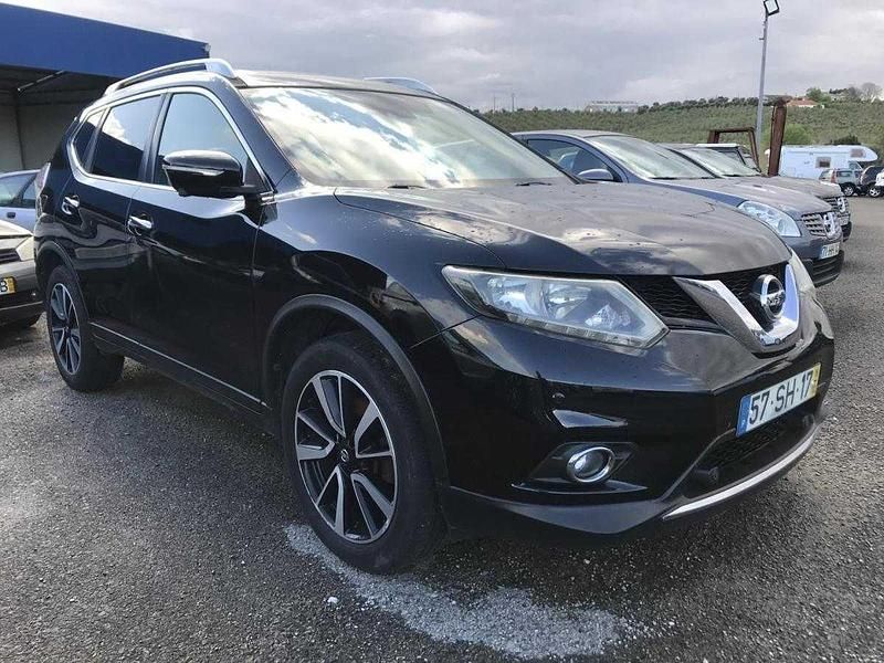 Usado Nissan X-Trail N-Connecta 130 HP (95 kW) 2016 Preto SUV