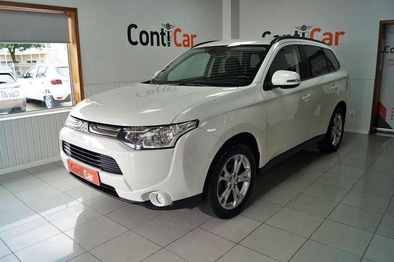 Branco Usado 2014 Mitsubishi Outlander SUV | € 15.500 (Bom preço) - Imagem 1/4