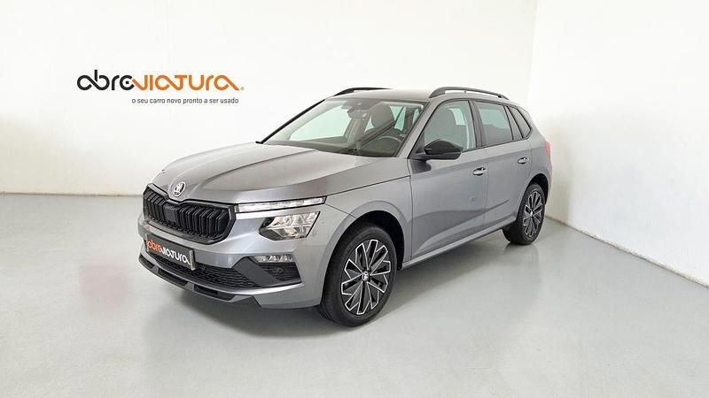 Cinzento Usado 2024 Skoda Kamiq Style SUV | € 24.750 (Preço justo) - Imagem 1/4