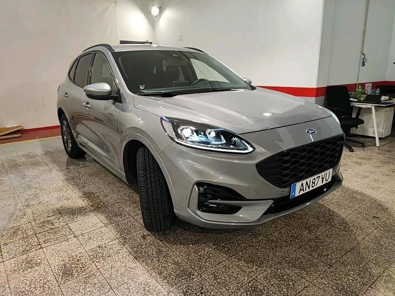 Usado Ford Kuga ST-Line X 225 HP (165 kW) 2022 Cinza SUV