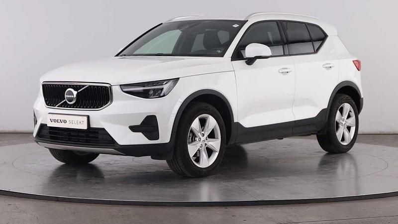 Branco Usado 2024 Volvo XC40 SUV | € 35.300 (Preço justo) - Imagem 1/4