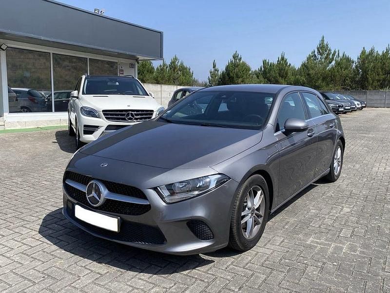 Usado 2019 Mercedes A180 Sedan | € 22.500 (Preço justo) - Imagem 1/4