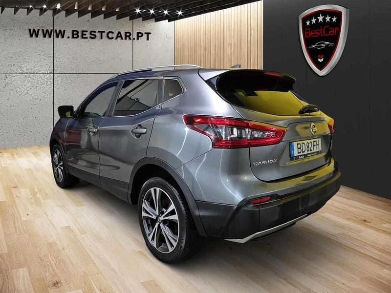 Usado Nissan Qashqai 116 HP (85 kW) 2018 Cinzento SUV