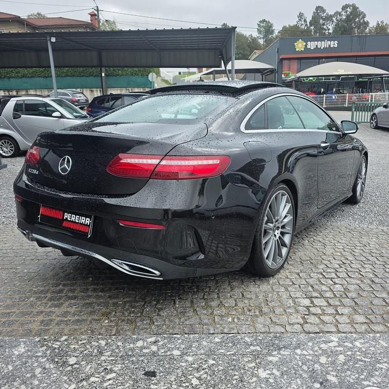 Usado Mercedes E220 AMG line 194 HP (142 kW) 2019 Preto Coupé