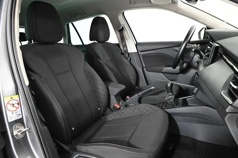 Usado Skoda Kamiq 95 HP (69 kW) 2024 Cinzento SUV