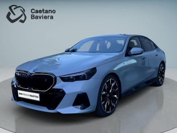 Cinza Usado 2023 BMW i5 Sedan | € 64.900 - Imagem 1/4