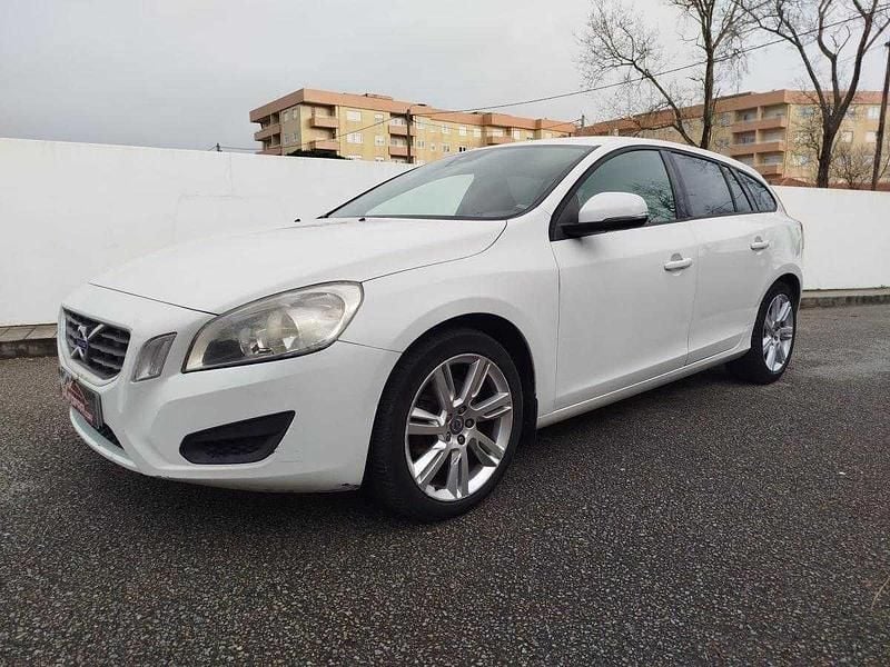 Usado Volvo V60 Summum 115 HP (84 kW) 2011 Branco Carrinha