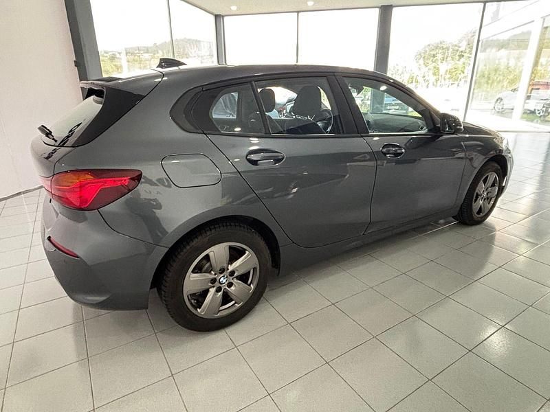 Usado BMW 116 Advantage 116 HP (85 kW) 2021 Cinza Citadino