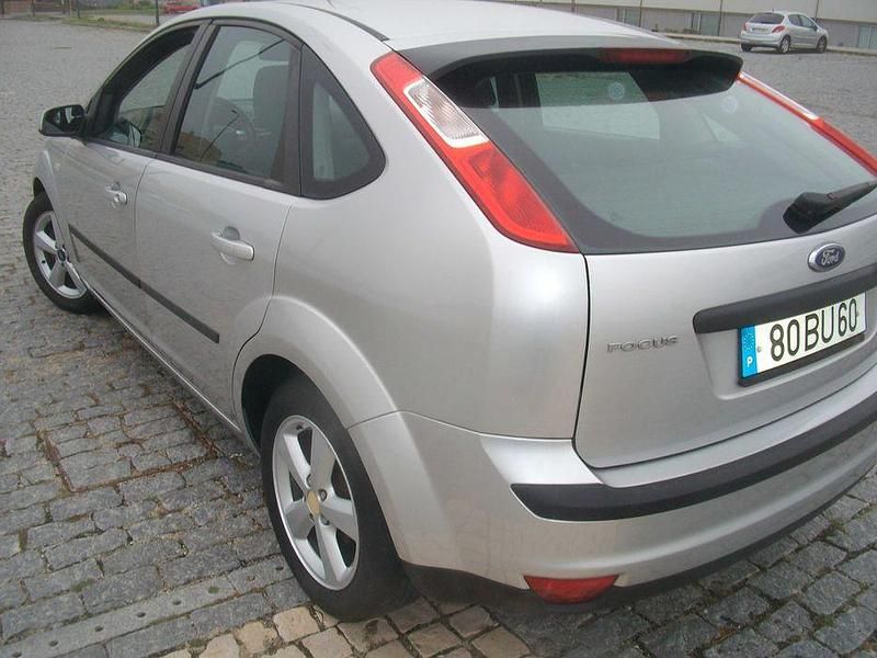 Usado Ford Focus 110 HP (80 kW) 2006 Sedan