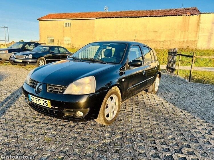 Preto Usado 2008 Renault Clio II Citadino | € 3.000 (Super Preço) - Imagem 1/1