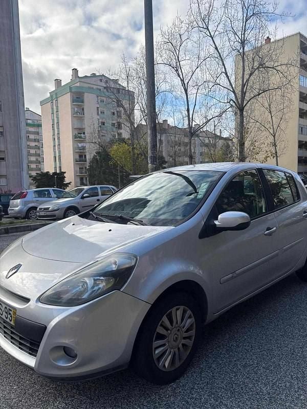 Usado Renault Clio II 75 HP (55 kW) 2009 Cinzento Citadino