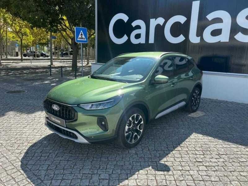 Verde Usado 2024 Ford Kuga SUV | € 38.990 - Imagem 1/4