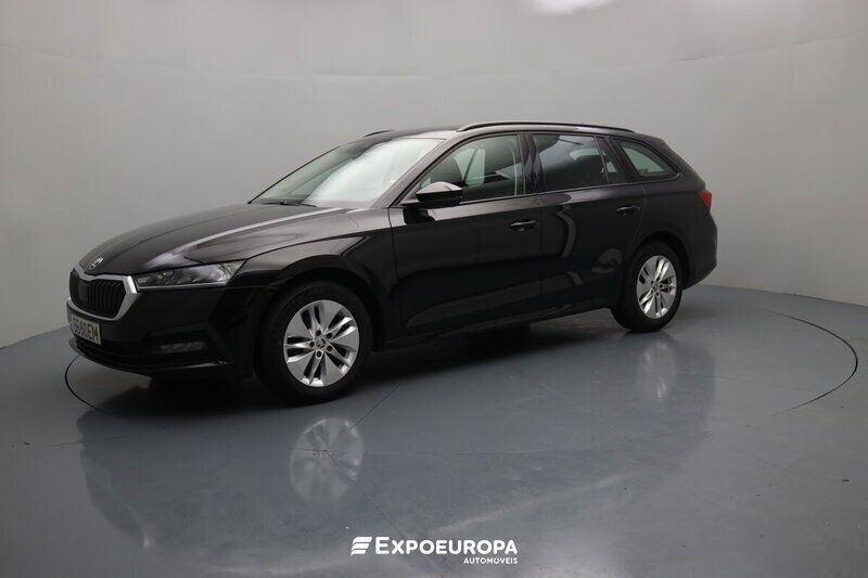 Preto Usado 2023 Skoda Octavia Carrinha | € 24.990 (Preço justo) - Imagem 1/4