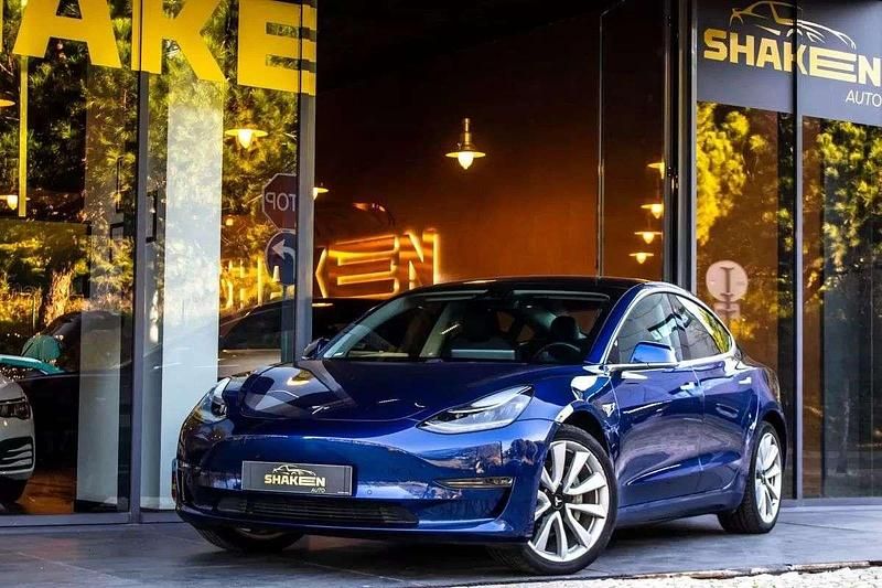 Azul Usado 2020 Tesla Model 3 Long Range AWD Sedan | € 29.750 (Preço justo) - Imagem 1/4