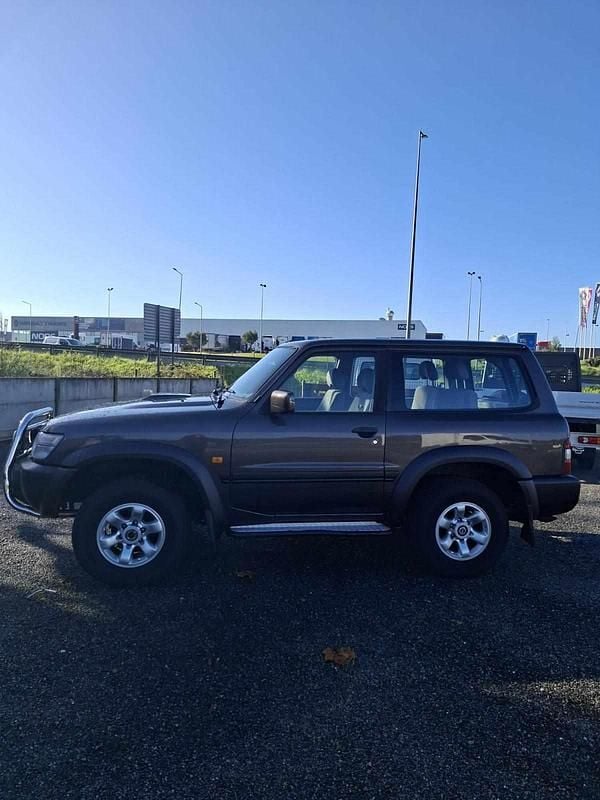 Usado Nissan Patrol 158 HP (116 kW) 2000 Cinzento SUV