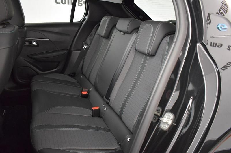 Usado Peugeot e-208 Allure 100 kW (136 HP) 2022 Preto Citadino