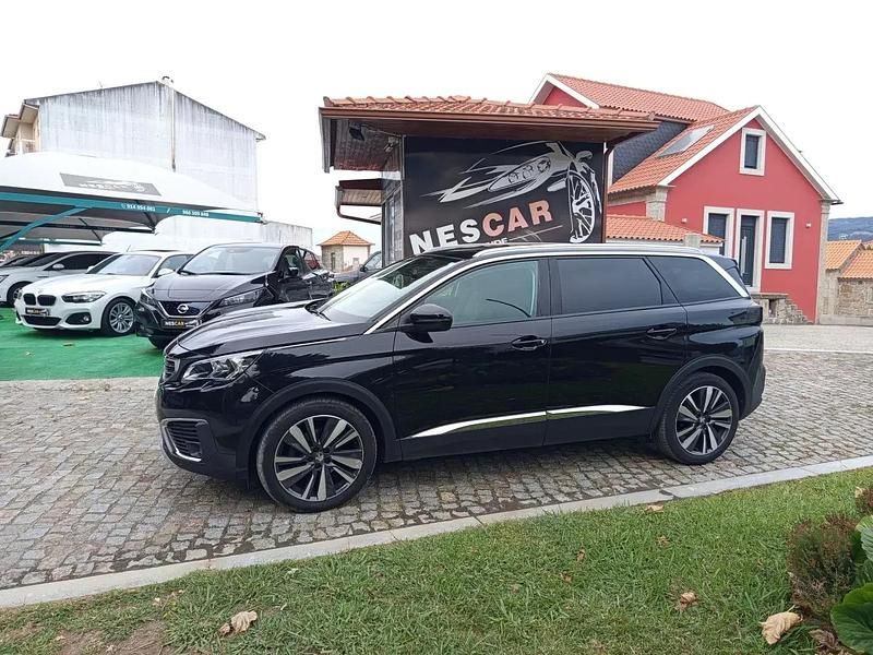 Preto Usado 2020 Peugeot 5008 Allure Monovolume | € 25.900 (Preço justo) - Imagem 1/4