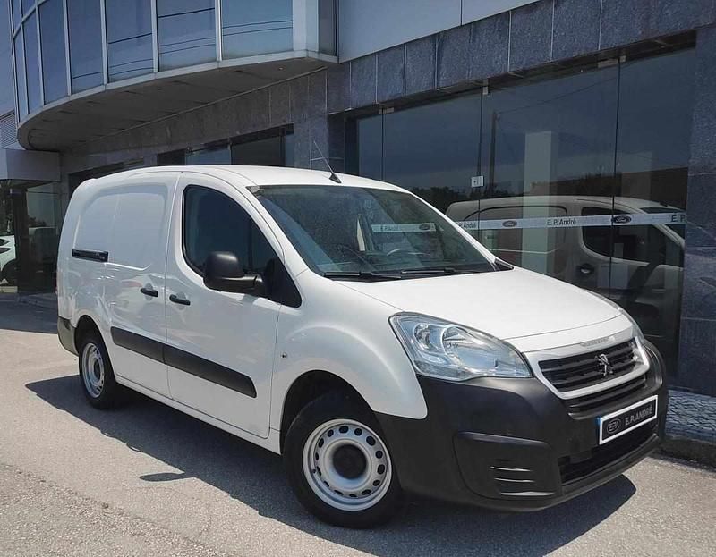 Branco Usado 2018 Peugeot Partner Monovolume | € 14.750 (Preço elevado) - Imagem 1/4