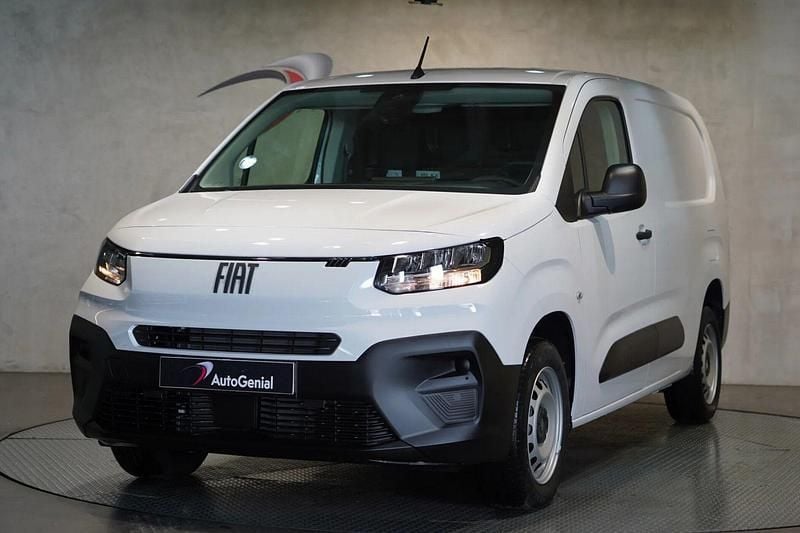 Branco Novo 2025 Fiat Doblò Monovolume | € 26.990 - Imagem 1/4