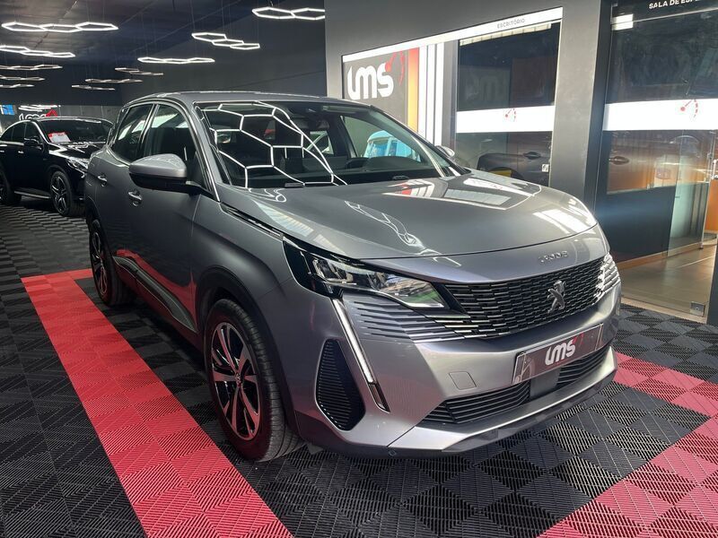 Cinzento Usado 2021 Peugeot 3008 Active SUV | € 23.500 (Preço justo) - Imagem 1/4