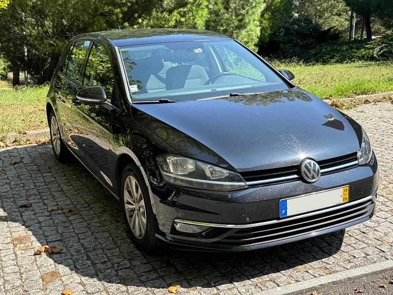 Usado VW Golf VII 116 HP (85 kW) 2019 Preto Citadino