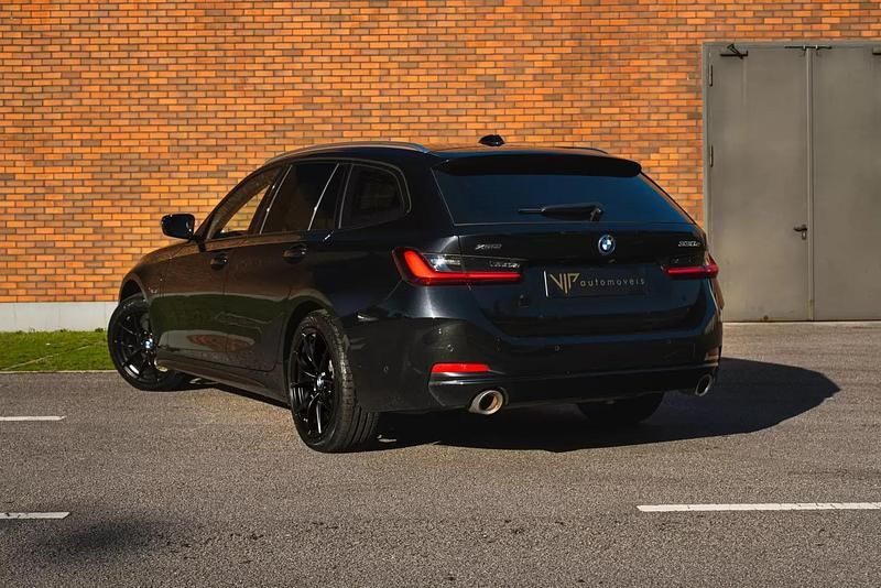 Usado BMW 330e Luxury Line 292 HP (214 kW) 2022 Preto Carrinha