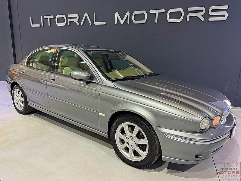 Cinza Usado 2004 Jaguar X-type Executive Sedan | € 7.500 - Imagem 1/3