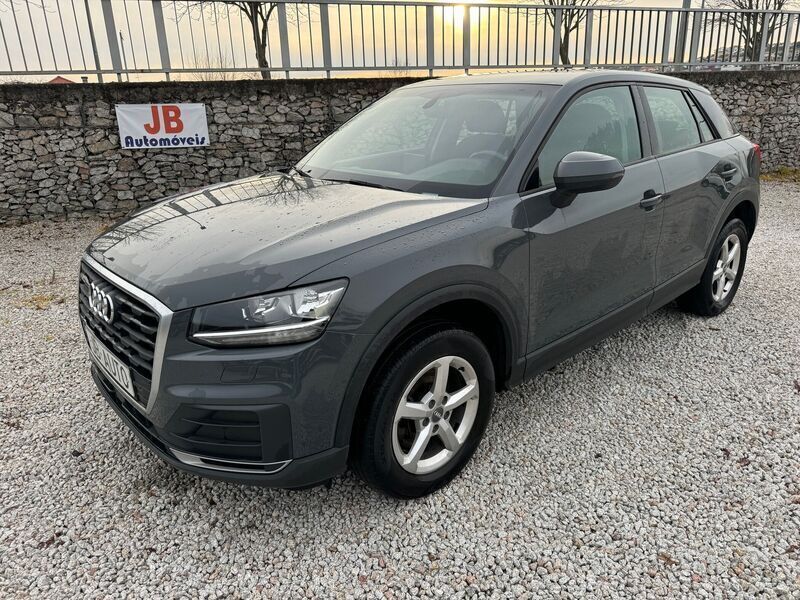Cinzento Usado 2019 Audi Q2 Design SUV | € 19.950 (Preço justo) - Imagem 1/4